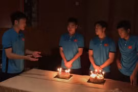 Bữa tiệc sinh nhật của Phạm Đức Huy trong đêm kỳ diệu 20/1/2019. Đêm nay, khi thổi nến "hoàng tử bánh gấu" sẽ ước gì???