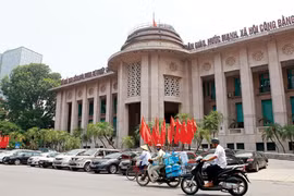 Lần đầu tiên tỷ giá trung tâm “vượt” tỷ giá giao dịch tại các NHTM