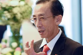 TS Trần Hoàng Ngân.
