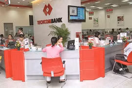 Cổ đông của Techcombank nhiều năm chưa biết “mùi” cổ tức. Ảnh: THÀNH HOA