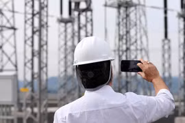 Để phục vụ chiến lược “Vành đai, con đường”, Trung Quốc đã mua cổ phần của hàng chục quốc gia châu Á, Âu, Mỹ và châu Phi.