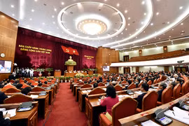 Ngày làm việc thứ 2, Hội nghị lần thứ 7 Ban Chấp hành Trung ương Đảng khóa XII thảo luận nhiều về đề án xây dựng đội ngũ cán bộ cao cấp, đặc biệt là cấp chiến lược - Ảnh: VGP