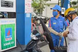 Sau khi tất cả các DN ngừng bán xăng RON 92 từ 1/1/2018, Bộ Công thương khẳng định người dùng xăng E5 tăng rất nhanh - Ảnh: MOIT