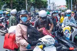 Trong số 35.127 người dân về An Giang trong những ngày qua, tỉnh An Giang phát hiện 172 ca dương tính mới. Ảnh: Mạnh Hùng.
