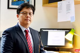 Tiến sĩ Bae Yooil (giảng viên Trường đại học Fulbight Việt Nam ở Quận 7, TP.HCM) nói chuyện với VietTimes.