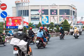 Người dân An Giang về tới quê hương sau 4 tháng bị giãn cách ở TP.HCM. Ảnh: Mạnh Hùng.