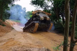 Cuộc thi Phân đội công binh giỏi “Lộ trình an toàn” với bốn nội dung cụ thể: Tiểu đội công binh xung kích giỏi nhất; khẩu đội cầu cơ giới giỏi nhất; kíp xe san ủi mặt đường BAT giỏi nhất và cuộc chạy tiếp sức “Lộ trình an toàn”. 