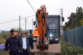 Lực lượng cưỡng chế ra hiện trường để thực hiện mục đích cưỡng chế, giải phóng mặt bằng