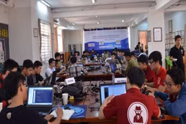 Vòng chung khảo cuộc thi “Sinh viên với An toàn thông tin 2017” là cuộc tranh tài của 10 đội thi xuất sắc nhất vòng Sơ khảo diễn ra ngày 4/11 tại Hà Nội, Đà Nẵng và TP.HCM. Ảnh: VNISA.