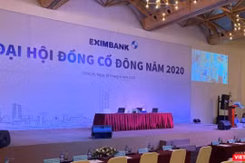Cả 2 phiên họp ĐHĐCĐ mà Eximbank tổ chức hôm 30/6 đều dùng chung "backdrop"
