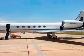 Chiếc chuyên cơ này hiệu Gulfstream V do Messi mua từ hai năm trước với giá khoảng 13 triệu euro. Ảnh HLN