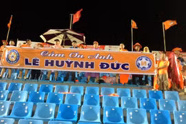 Lê Huỳnh Đức đã có 12 năm làm HLV trưởng SHB.Đà Nẵng. Ảnh ĐNFC