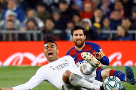 Kể từ khi Cristiano Ronaldo ra đi vào mùa hè 2018 Leo lâm vào tình trạng tịt ngòi trong các trận siêu kinh điển. Ảnh CNN