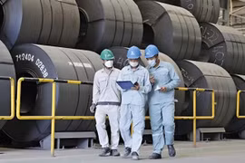 Lượng thép cán nóng nhập từ Trung Quốc chiếm 74% lượng nhập khẩu