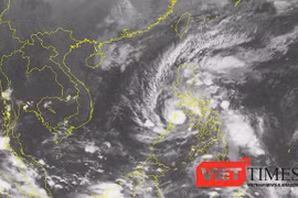 Theo Trung tâm dự báo Khí tượng Thủy văn Trung ương, hồi 19h ngày 25/11, vị trí tâm bão Tokage ở vào khoảng 11,9 độ Vĩ Bắc-120,3 độ Kinh Đông, trên vùng biển phía tây miền Trung Philippine