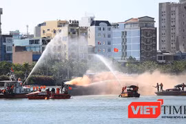 ​Sáng 26/7, Buổi diễn tập thực binh ứng phó cứu nạn, giảm nhẹ thiên tai trong khuôn chường tringh Đối tác Thái Bình Dương 2016 đã diễn ra tại Cảng Sông Hàn 