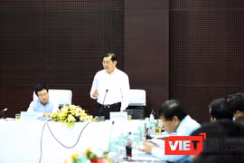 Chủ tịch UBND TP Đà Nẵng Huỳnh Đức Thơ đề đạt ý kiến với đoàn công tác Chính phủ tại buổi làm việc