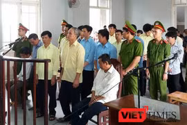 Sau hai ngày đưa ra xét xử công khai vụ phá rừng đặc dụng Bà Nà-Núi Chúa, TAND huyện Hoà Vang đã tuyên trả hồ sơ điều tra lại vì có dấu hiệu bỏ lọt tội phạm.