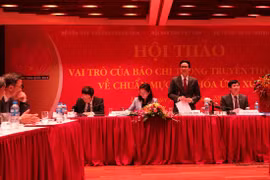 Phó Thủ tướng Vũ Đức Đam phát biểu chỉ đạo tại Hội thảo.