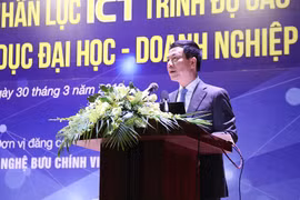 Bộ trưởng Bộ TT&TT Nguyễn Mạnh Hùng phát biểu tại Tọa đàm