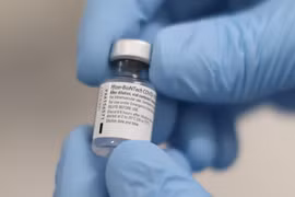 Vaccine COVID-19 Pfizer (Ảnh - Reuters) 