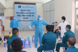 TS.BS Trương Anh Thư - Trưởng Khoa Kiểm soát nhiễm khuẩn - đào tạo cho các học viên về kiểm soát nhiễm khuẩn trong bệnh viện (Ảnh - BVCC) 