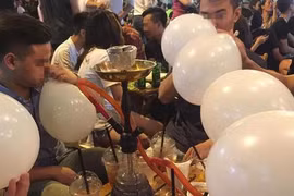 Giới trẻ hít bóng cười (Ảnh minh hoạ) 