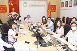 Cục Khoa học công nghệ và Đào tạo, Bộ Y tế thảo luận về vaccine phòng COVID-19 (Ảnh - Nhiên Nguyễn)