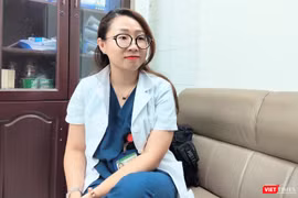 ThS. BS. Đới Ngọc Anh – Khoa Viêm Gan, Bệnh viện Bệnh Nhiệt đới Trung ương (Ảnh: Minh Thuý) 