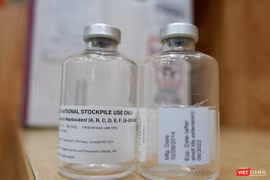 Thuốc Botulism antitoxin heptavalent (BAT), được sản xuất bởi Canada, chuyên dùng để giải độc botulinum (Ảnh: Minh Thúy) 