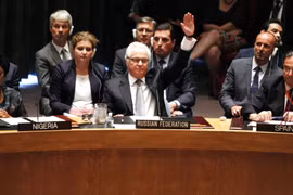 Đại sứ thường trực Nga tại LHQ Vitaly Churkin (ảnh giữa) lúc còn sống.