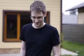 Snowden vui vẻ khi biết tin mình có thể được trao chuyển cho chính quyền Mỹ?