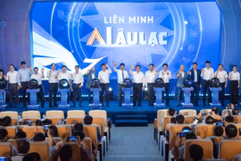 Hơn 20 thành viên đầu tiên của Liên minh AI Âu Lạc tại lễ ra mắt.
