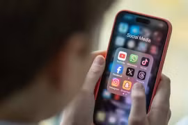 Cộng đồng Facebook Việt Nam đang dậy sóng vì hàng loạt hội nhóm (group) và trang fanpage lớn trên Facebook bất ngờ “biến mất” hoặc bị vô hiệu hóa.