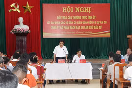 Ông Lê Văn Dũng, Chủ tịch UBND tỉnh Quảng Nam phát biểu tại buổi đối thoại