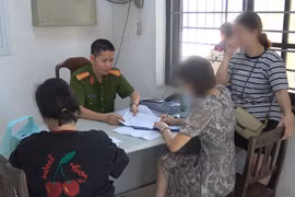 Nạn nhân đến trình báo tại cơ quan công an