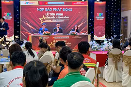 Quang cảnh họp báo phát động Giải thưởng "Cống hiến vì cộng đồng" năm 2024.