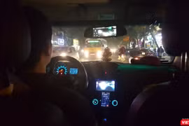 Theo Hiệp hội Taxi Hà Nội, hoạt động của Grab và Uber khiến thị trường taxi bị đảo lộn, hoạt động của các doanh nghiệp bị ảnh hưởng nghiêm trọng. Ảnh minh họa: VietTimes