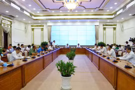 Toàn cảnh cuộc họp Ban chỉ đạo phòng, chống dịch bệnh COVID-19 TP.HCM sáng nay 12/4 (Ảnh: Huyền Mai) 
