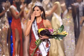 Tân Hoa hậu Hoàn vũ Thế giới 2021 - Đại diện Mexico Andrea Meza đăng quang giữa đại dịch - Ảnh: GETTY IMAGES
