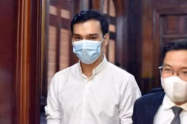 Tiếp viên Dương Tấn Hậu lãnh án 2 năm tù treo nhưng vẫn phàn nàn là không đáng xử lý hình sự (Ảnh: Ngọc Phượng) 