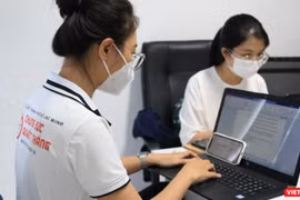 Lực lượng y tế xả thân phục vụ cộng đồng tại TP.HCM - Ảnh: HCDC