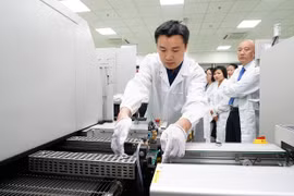 Dây chuyển sản xuất vi mạch tại khu Công nghệ thông tin TP Đà Nẵng