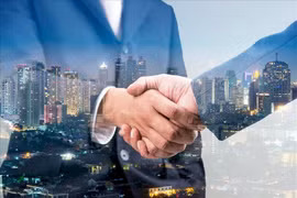 Doanh nghiệp dồn dập thoái vốn, hé lộ những thương vụ lớn "chạy" deadline cuối năm