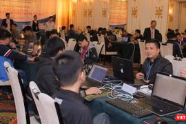 Cuộc thi được tổ chức trên phạm vi toàn quốc cho các sinh viên, học viên đại diện cho các trường đại học, học viện. Ảnh: Vòng chung khảo Sinh viên với An toàn thông tin năm 2016. 