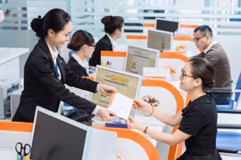 Giới chủ một số ngân hàng giảm tỷ lệ sở hữu xuống dưới 15%