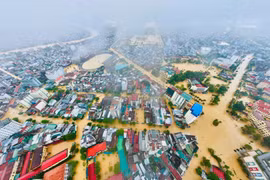 Hơn 128.000 ngôi nhà bị ngập, Bộ Chính trị yêu cầu hỗ trợ vùng lũ miền Trung