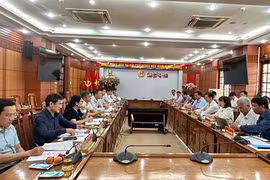 Quang cảnh cuộc họp bàn phối hợp xây dựng Đề án sắp xếp, sáp nhập cơ quan HĐND TP Đà Nẵng và HĐND tỉnh Quảng Nam. Ảnh: Văn Việt