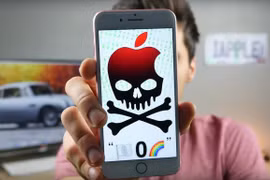 Nhiều người dùng phàn nàn iPhone X bị đóng băng trong thời tiết lạnh. (Ảnh: CNET)