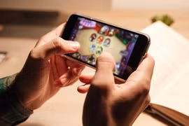 Chơi game nhiều giờ liền, một phụ nữ đã bị mù một mắt. (Ảnh: Mashable)